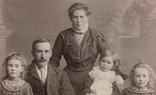 Annie Lennox: <span class="title-light">‘Now I Let You Go…’</span>