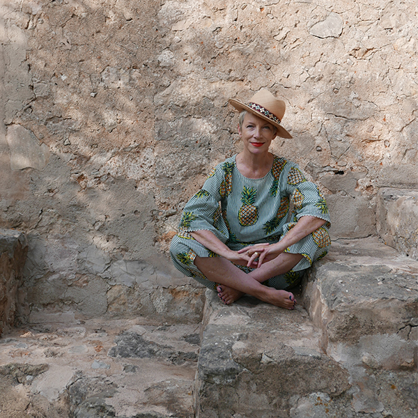 Annie Lennox: <span class="title-light">‘Now I Let You Go…’</span>