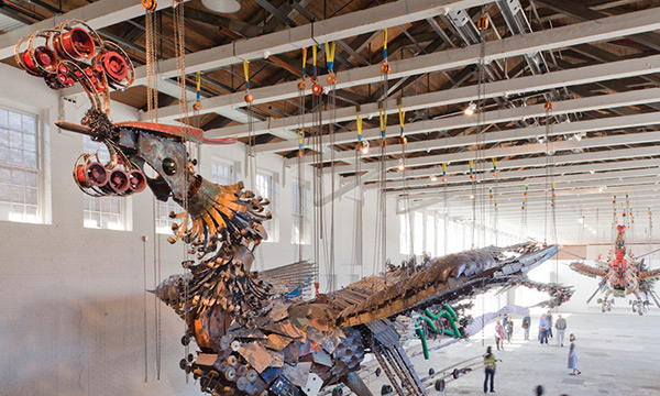 Xu Bing <span class="title-light">Phoenix</span>