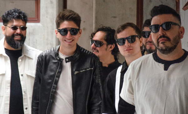 Troker + El automóvil gris